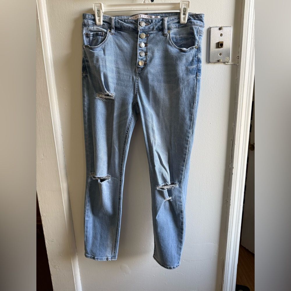 TINSELTOWN Women's Light Blue Distressed Jeans